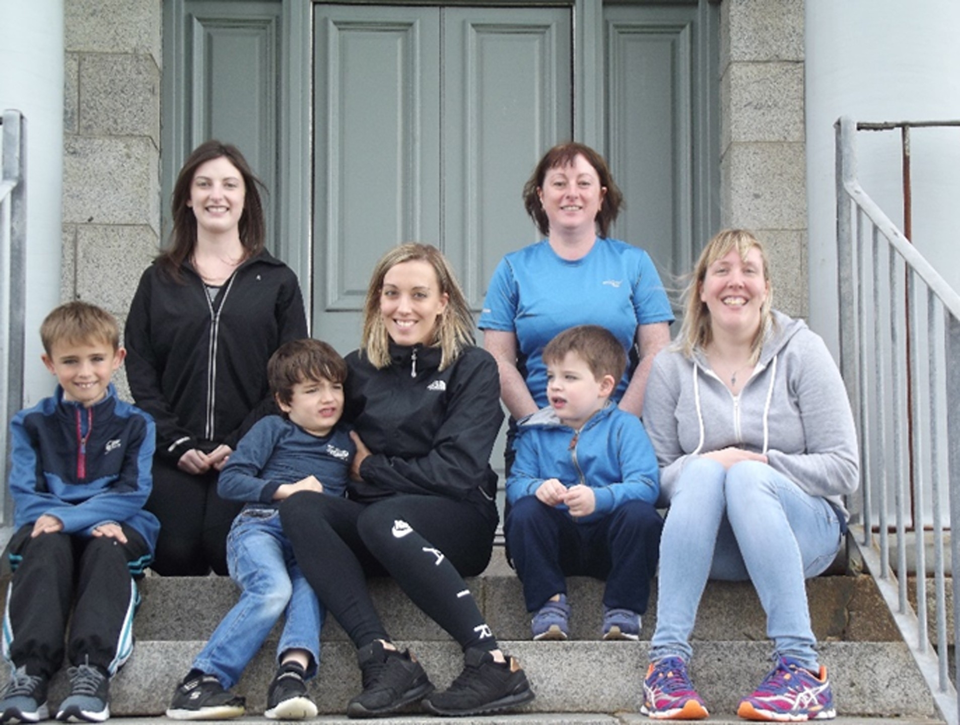 Left to Right: Robbie Leask, Holly Jamieson, William leask, Julie Leask, Geordie Leask, Kathleen Jamieson, Joanne Stewart