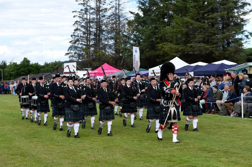 The Kintore Pipe Band at this year's Dufftown Highland Games. Pics and video by Kenny Elrick.