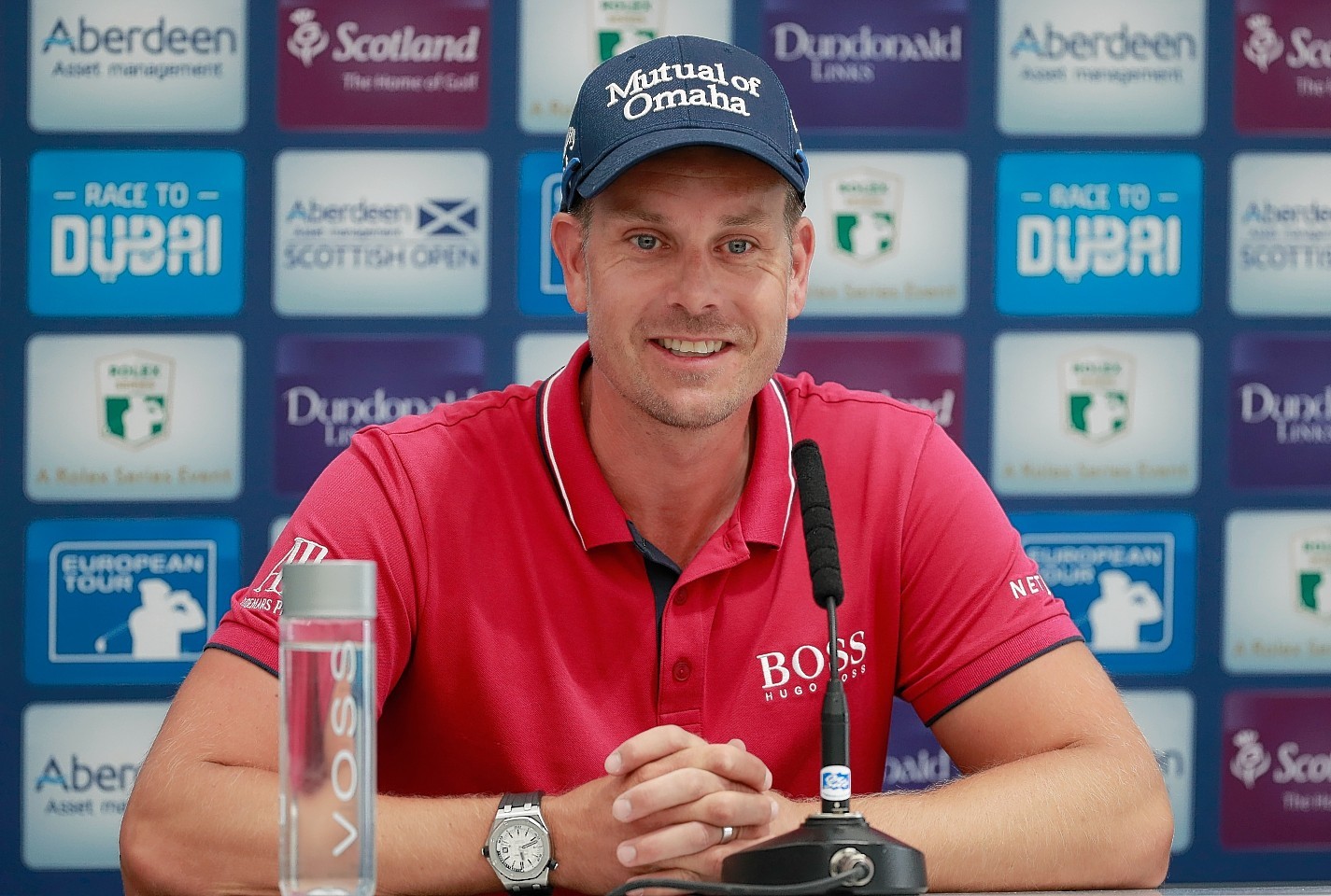 Henrik Stenson in relaxed mood at Dundonald Links.