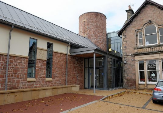 Picture by SANDY McCOOK    17th November '16
The Highland Hospice in Inverness yesterday (Thursday) received its first patients after a major rebuild and refurbishment.
