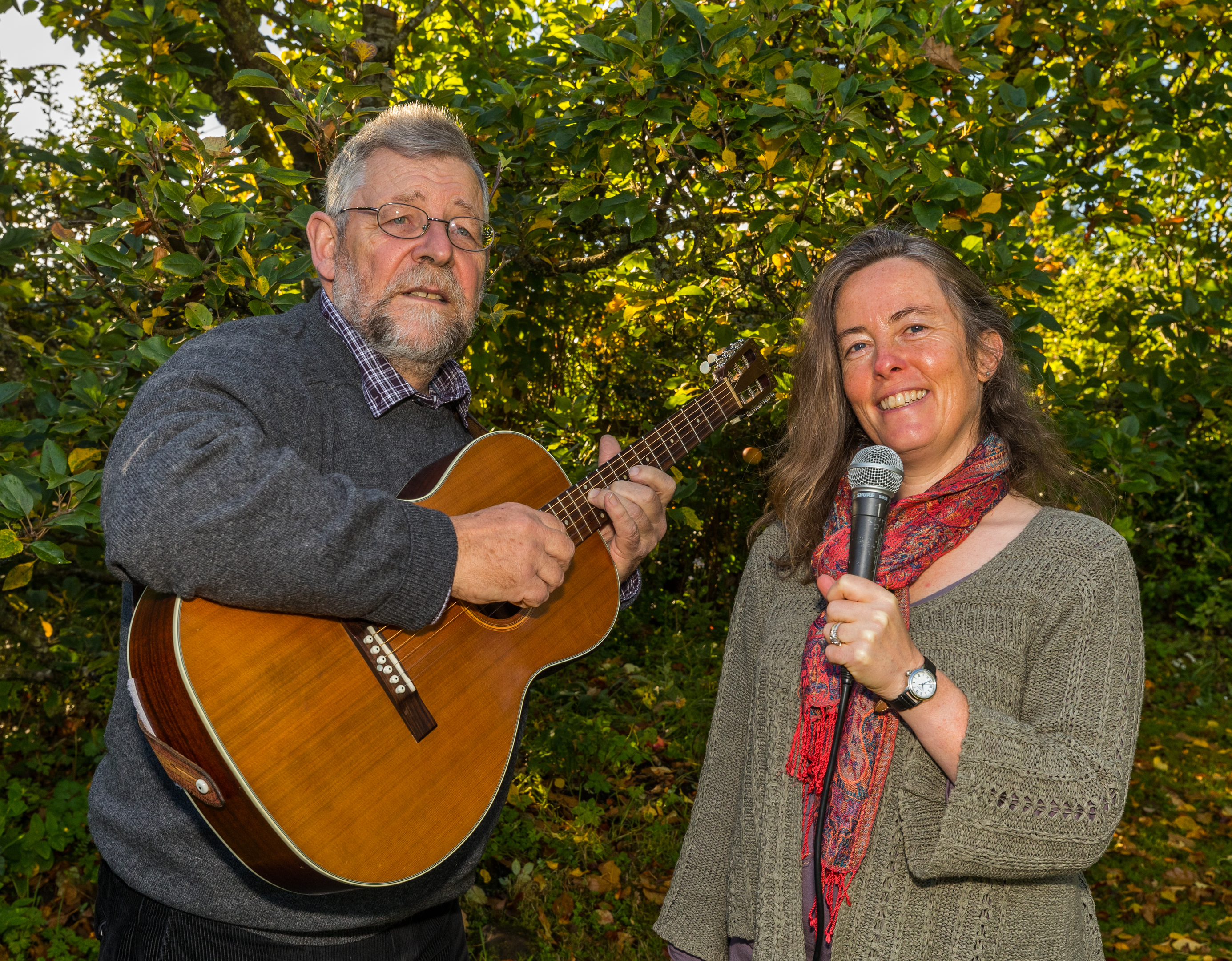 L-R Jerry Akehurst Guitarist and Abi Rooley-Towle singer