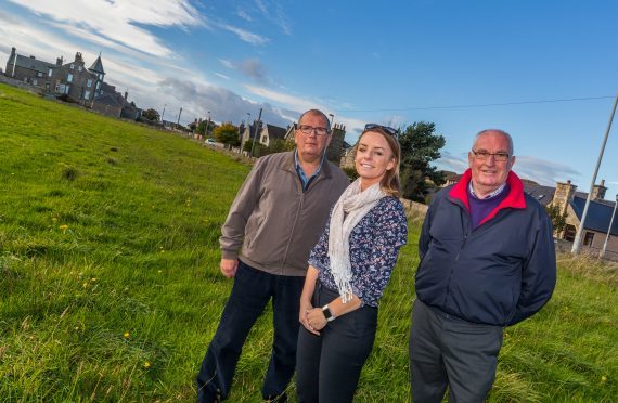 L-R Ken MacDonald, Carmen Gillies and Clr Denis Slater