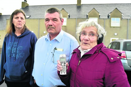 (L TO R) LIN PEARCE, GREG PEARCE AND VIOLET MAITLAND