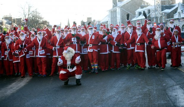 Inverurie Elf and Santa Run. 
10/12/17
Picture by HEATHER FOWLIE