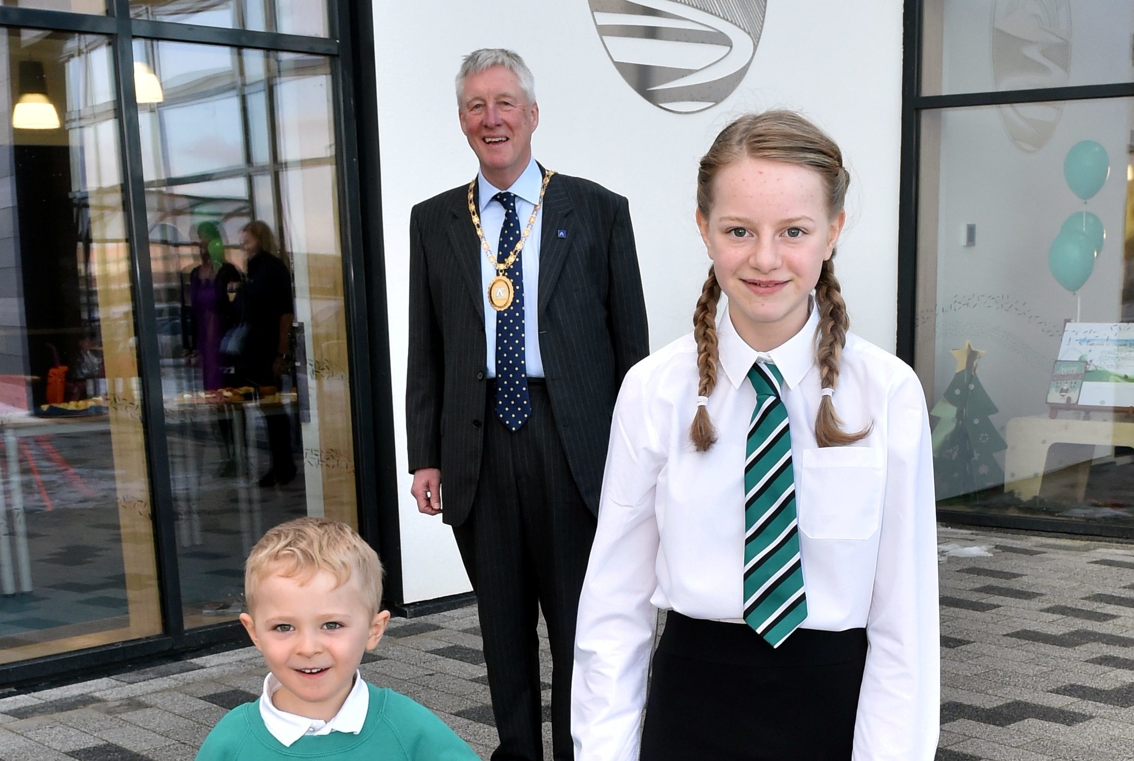 Aberdeenshire Provost Bill Howatson with Rachel Boyle, 12 and Andrew MacAngus, 5.
Picture by Colin Rennie