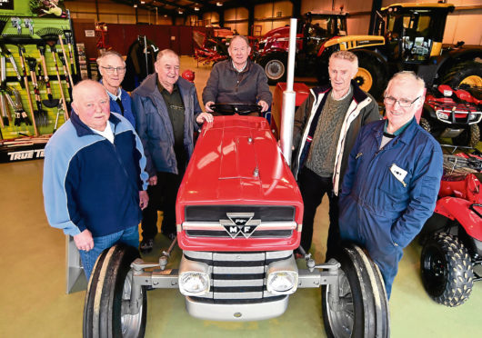 From left to right - Albert Robertson, Derek Innes, Tom Robertson, Bill Stewart, John Mutch and Hendry Pirpe.