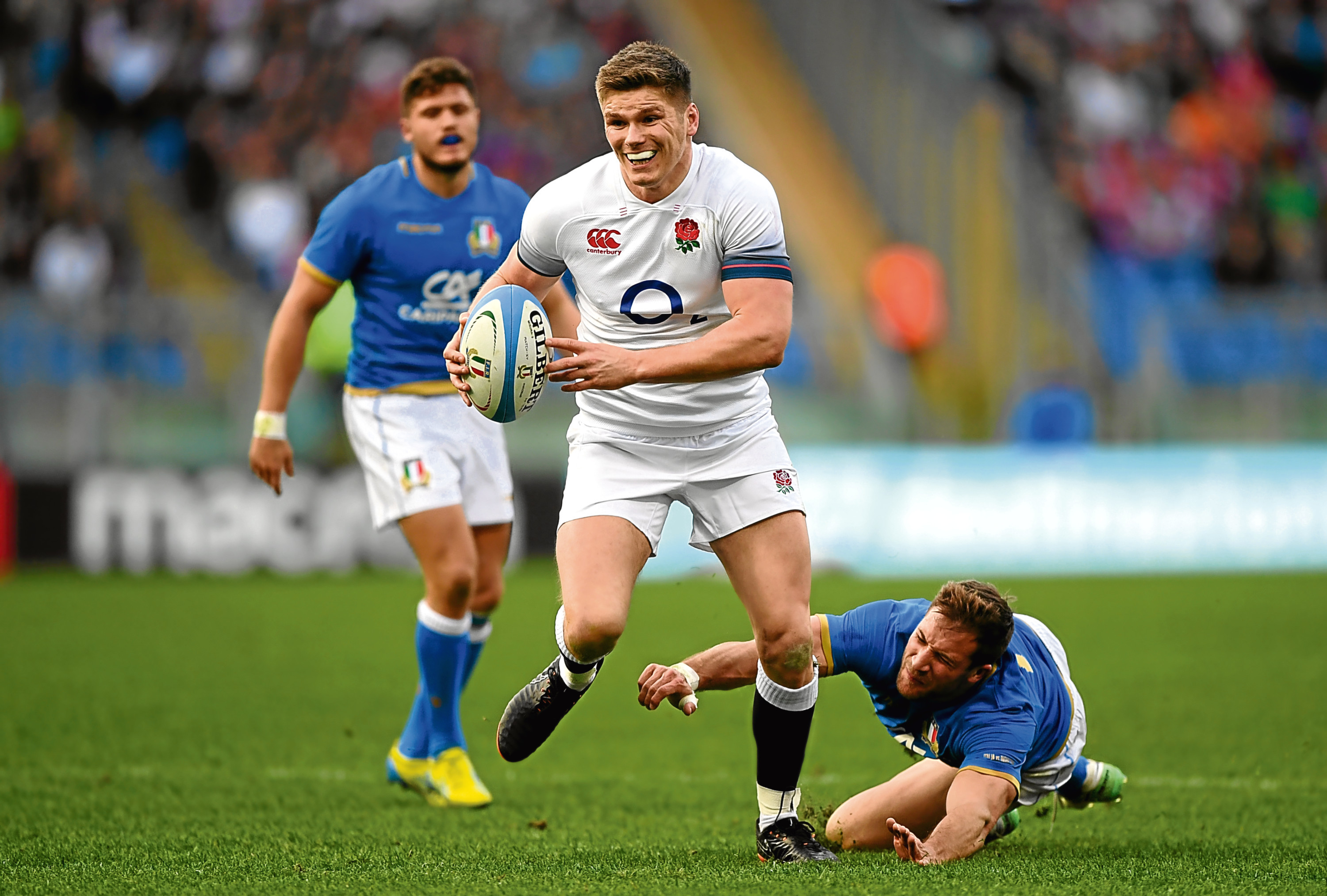 ROME, ITALY - FEBRUARY 04:  Owen Farrell of England breaks through and goes on to score his sides third try during the NatWest Six Nations round One match between Italy and Engalnd at Stadio Olimpico on February 4, 2018 in Rome, Italy.  (Photo by Shaun Botterill/Getty Images)