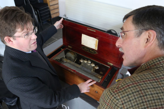 Bonhams antique valuation at Culloden Battlefield.