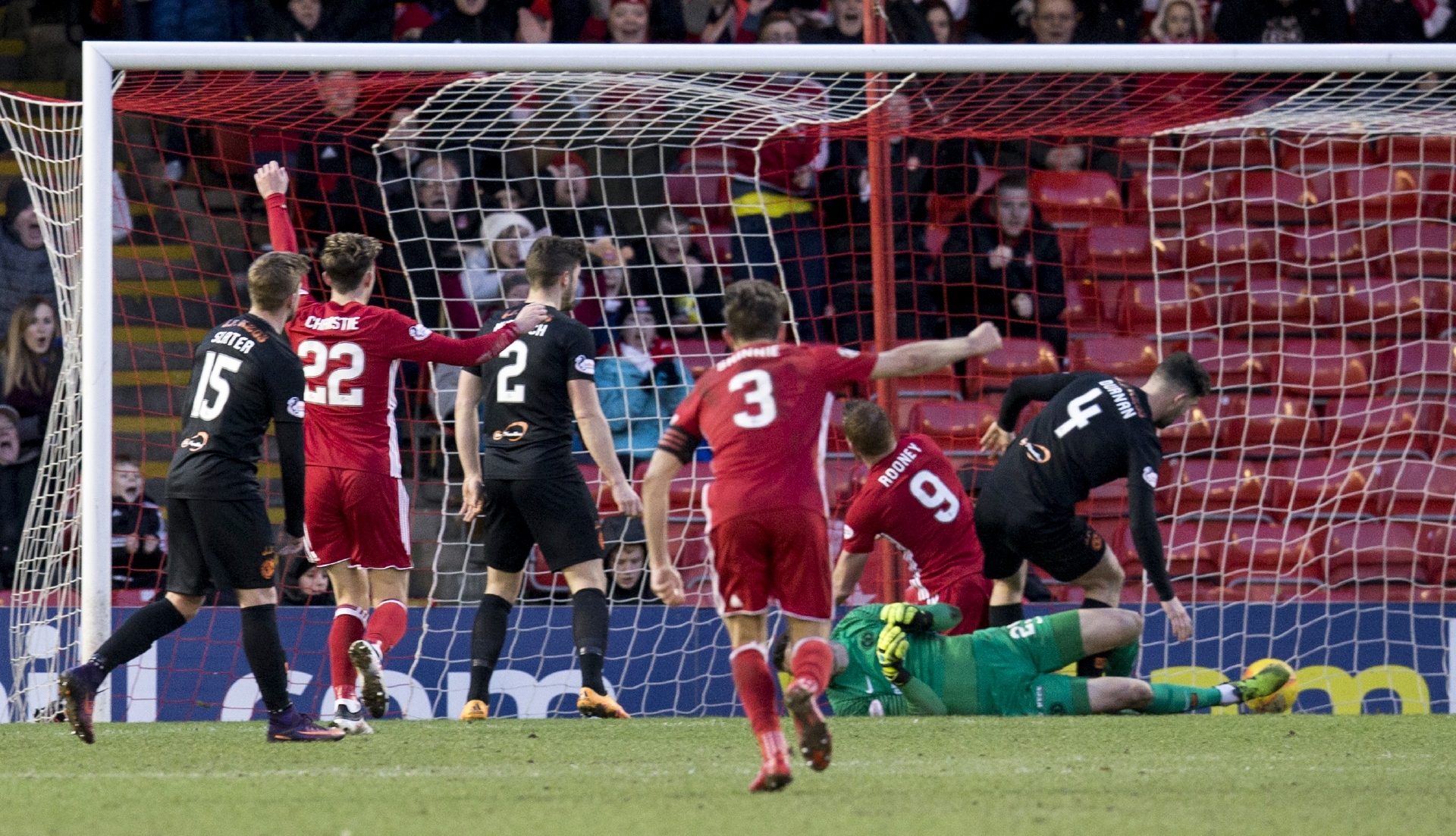 Aberdeen's Adam Rooney scores to make it 1-0