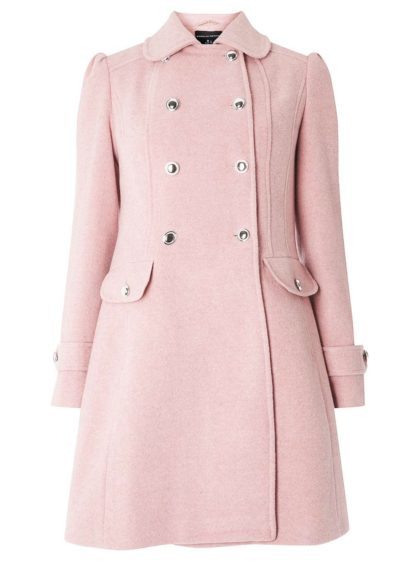 Don’t let the cold stop
you from having a good
time. See if pink will
make the boys wink with
this pink pea coat, £69
from Dorothy Perkins
