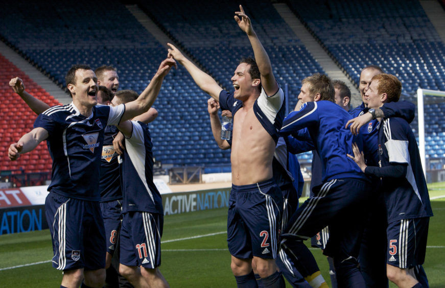 Ross County Celebrate making the final of the 2010 Scottish Cup Picture by Mark Davison/Universal News and Sport.