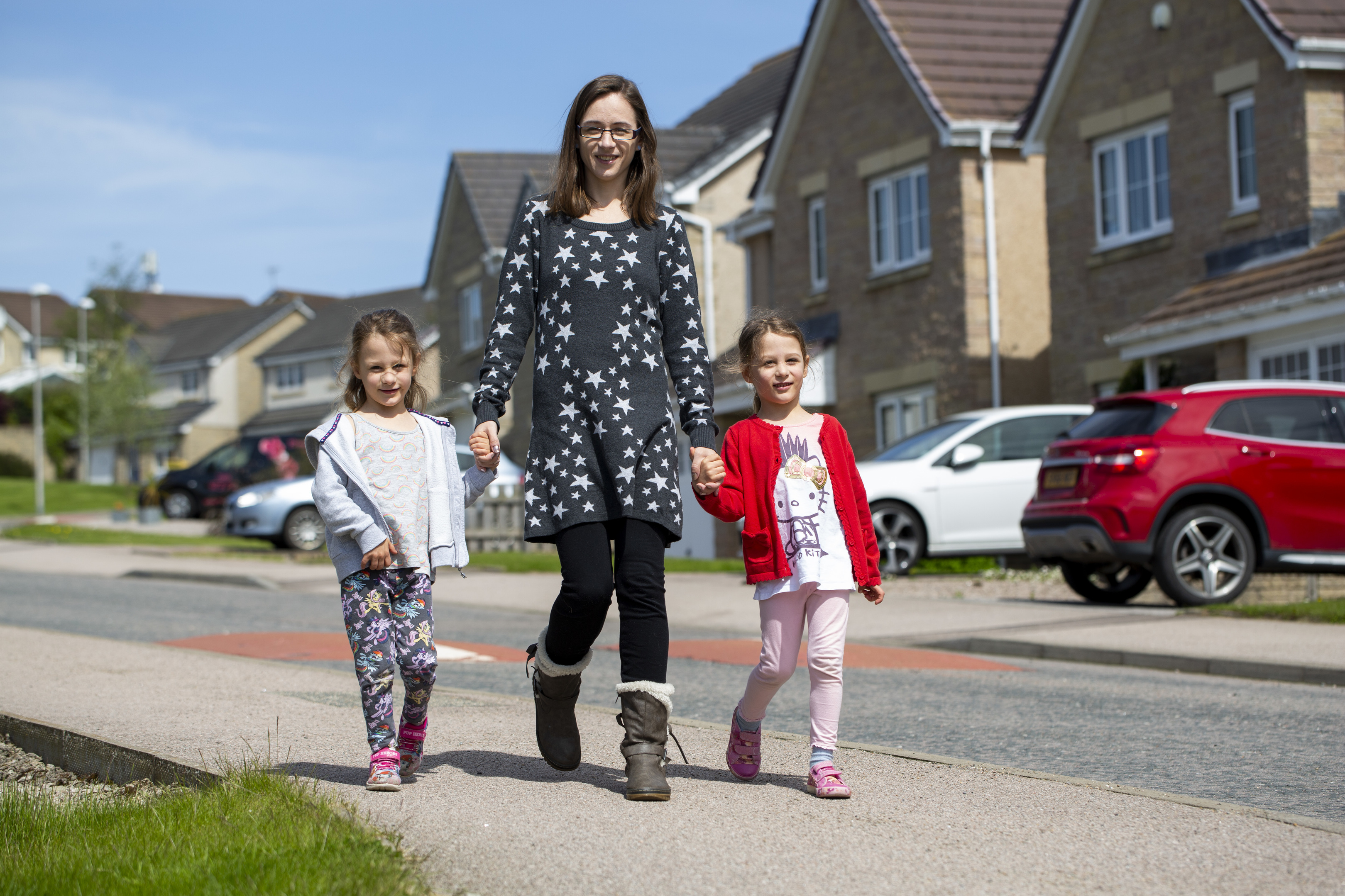 Pictured: Amy Taylor, with “Miracle Twins” Gaia & Luna (red top) Taylor (age 5).

Photo: Ross Johnston/Newsline Media.