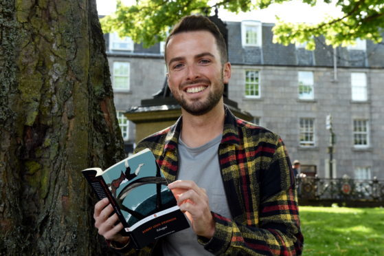Shane Strachan has written a new poetry book "Dwams", which will be launched on March 29.