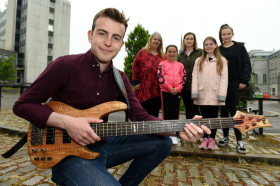 Year of Young People Creative Funding recipients unveiled.  Aberdeen City Council £100,000 funding initiative will be able to realise their creative projects in the fields of music, drama and other areas of the arts to help celebrate Year of Young People 2018.
Picture of (L-R) Finley Campbell, Marie Main, 10, Councillor Lesley Dunbar, Kate Davidson, Chelsea Middleton, 12, Ashlin Irvine, 13.

Picture by Kenny Elrick.