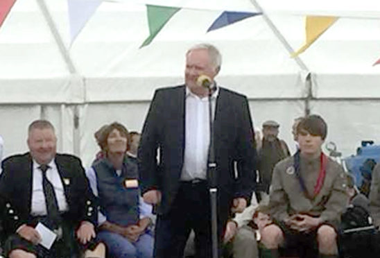 Joe Harper paid an emotional tribute to his late friend, and Gothenburg Great, Neale Cooper as he opened this year's Oldmeldrum Highland Games.