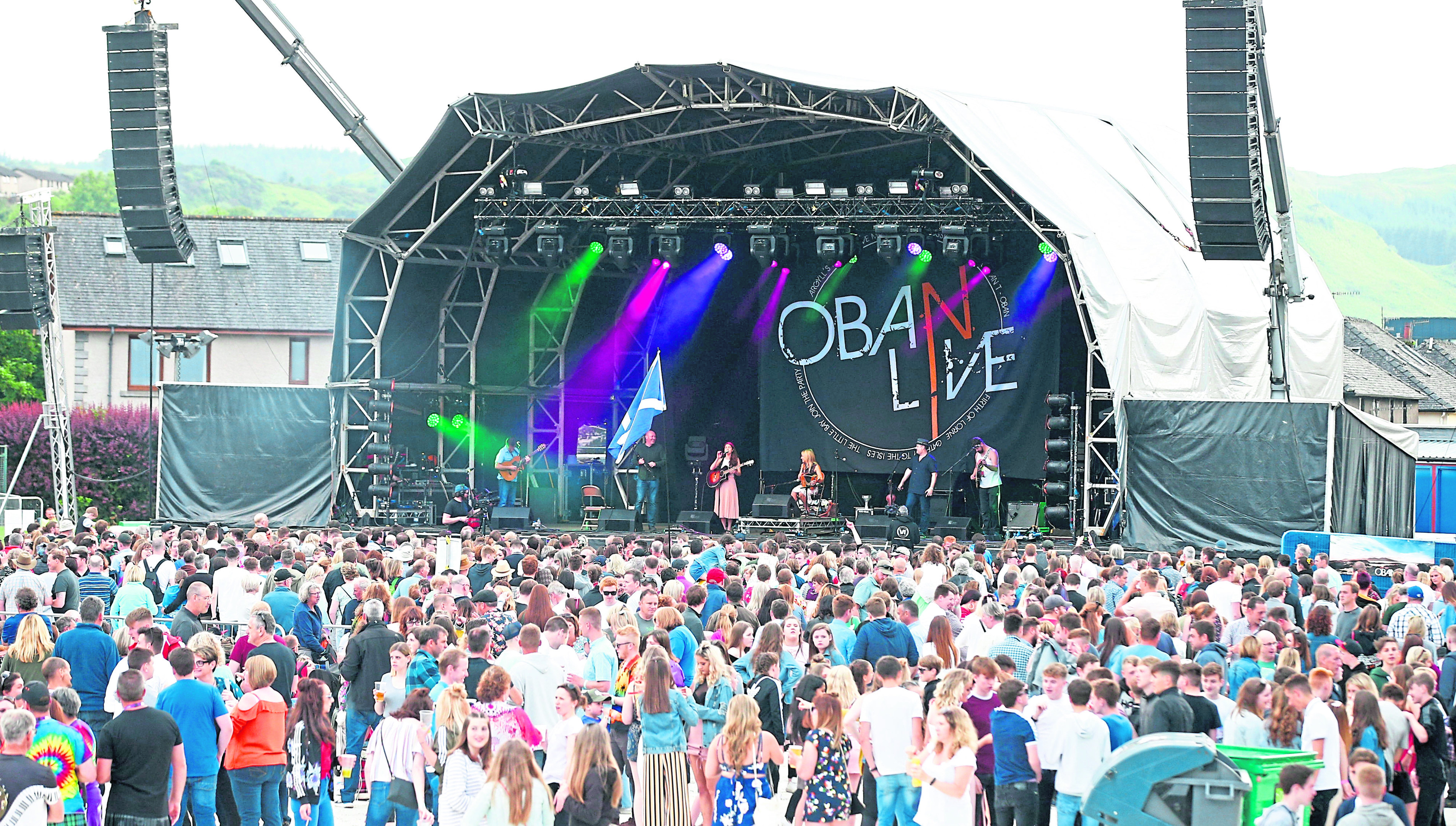 Crowds watch Susan O'Neill at Oban Live.