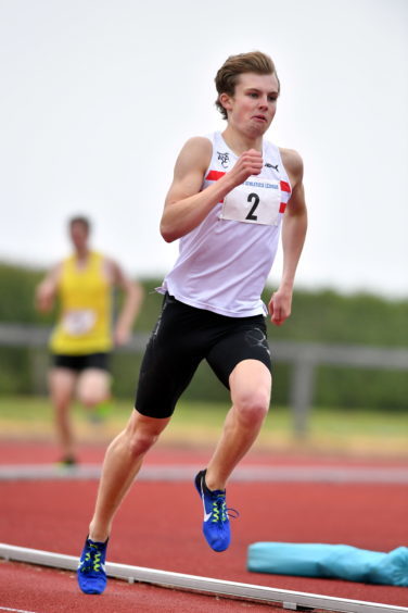 Stewart Millar in the 800m