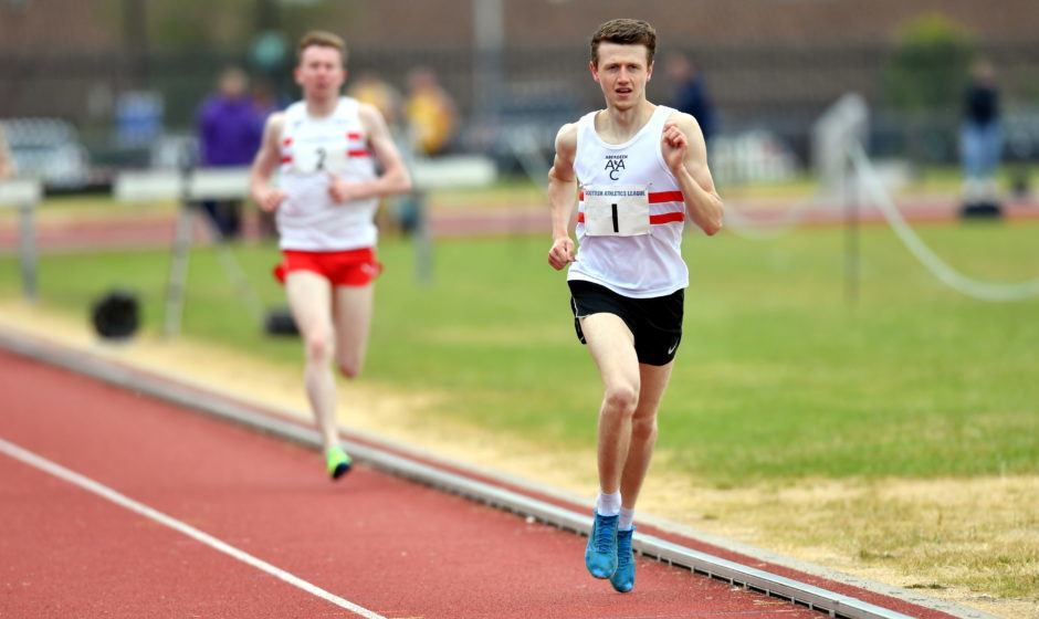 Steven Murray and Rory Muir running in the 1500m