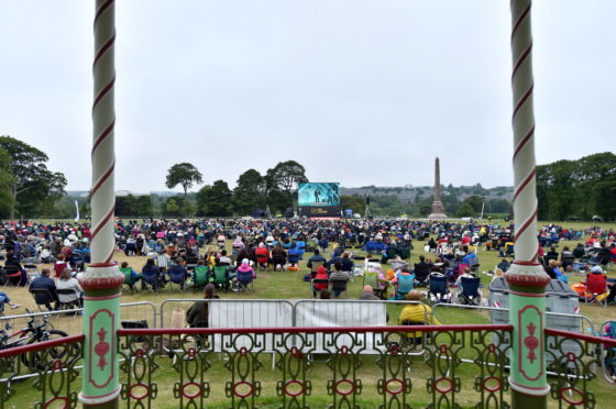 Opera La Boheme enchants Duthie Park