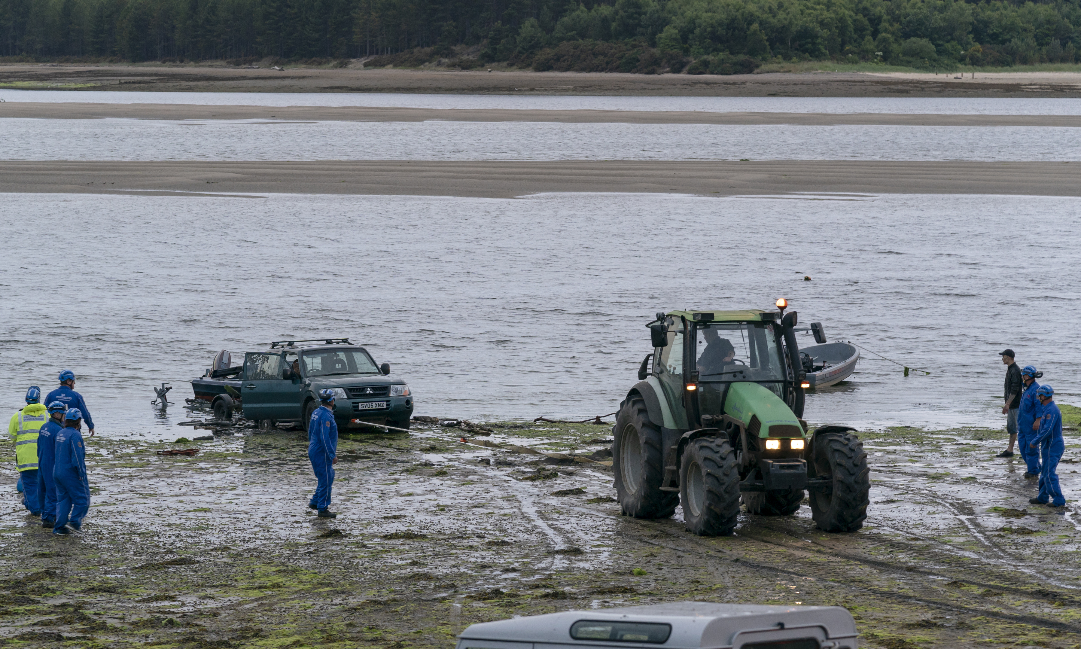 A local farmer had to use his tractor to free the Mitsubishi Shogun from the muddy sands at Findhorn Bay.