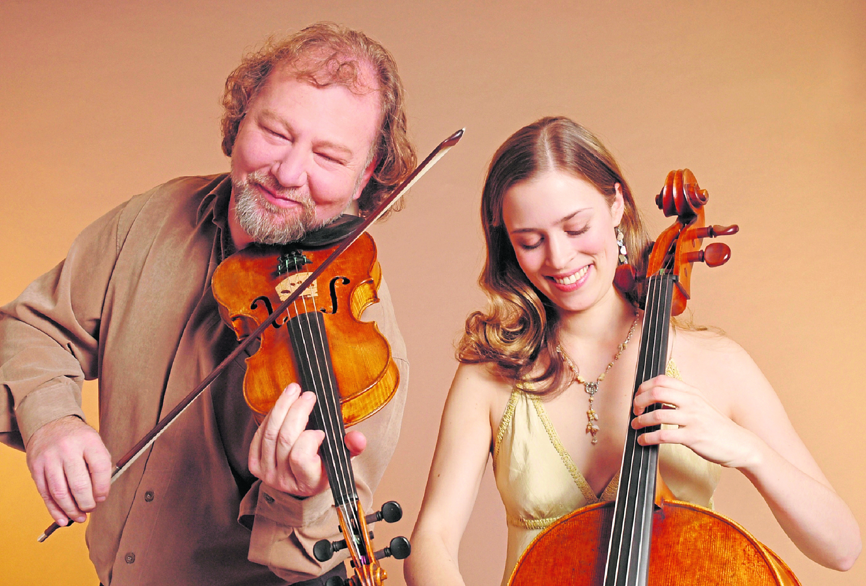 California-based fiddler Alasdair Fraser and cellist Natalie Haas