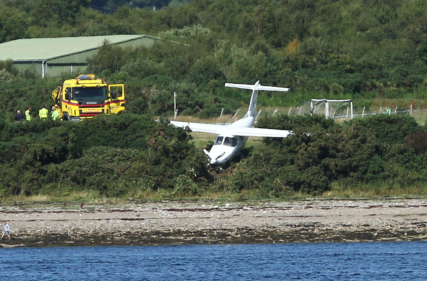 Plane with 3 occupants crash landed oban airport nearly landing on the beach at oban airport . the 3 occupants are thought not to be seriously injured picture kevin mcglynn
