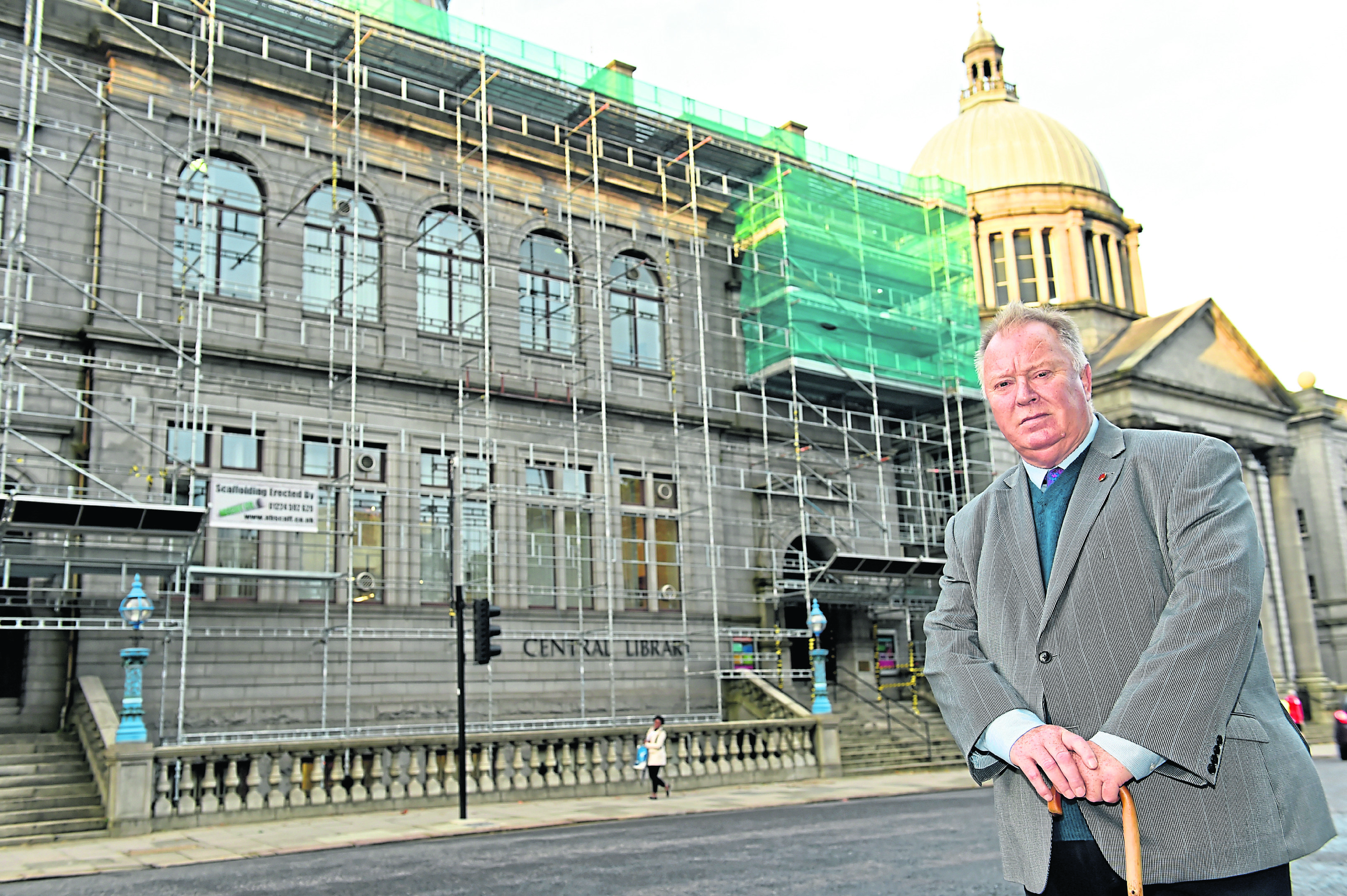 Councillor Bill Cormie outside Central Library.
Picture by Kenny Elrick.