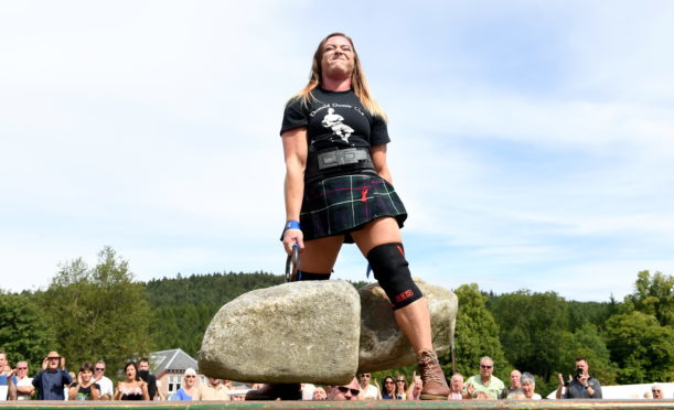 Lifter Leigh Holland-Keen completes a successful attempt