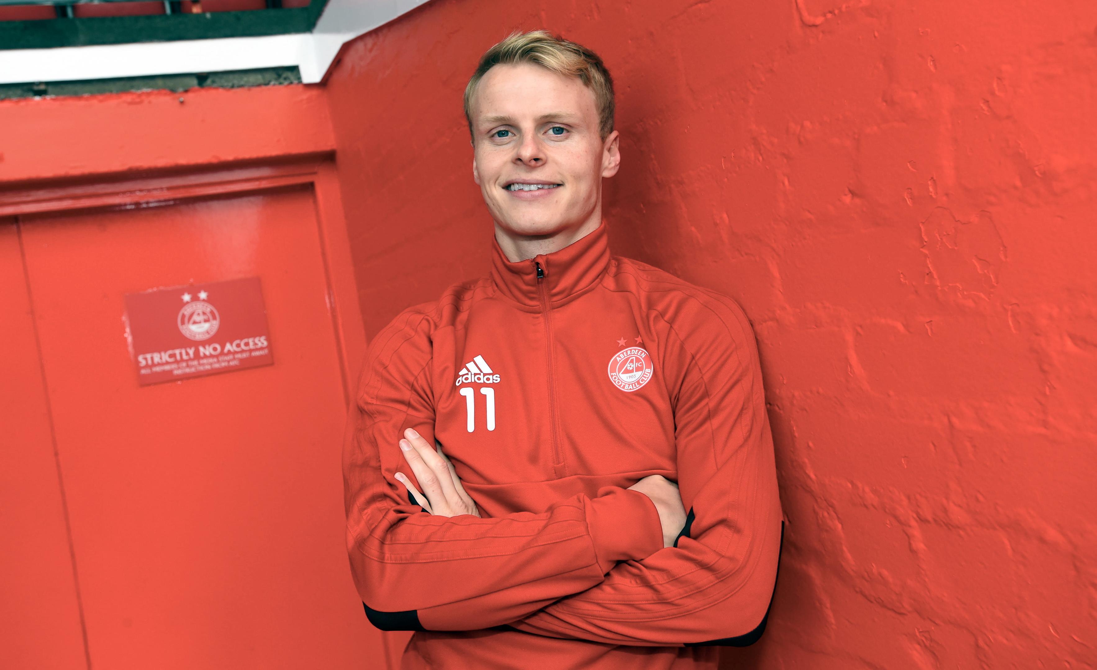Gary Mackay-Steven is relaxed about his future at Aberdeen.
