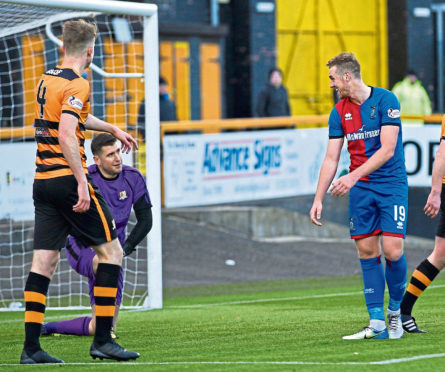 Neil Parry of Alloa Athletic and ICT’s Jordan White.