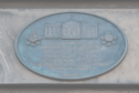 The special plaque commemorates the Scottish stonemasons who helped construct the White House.