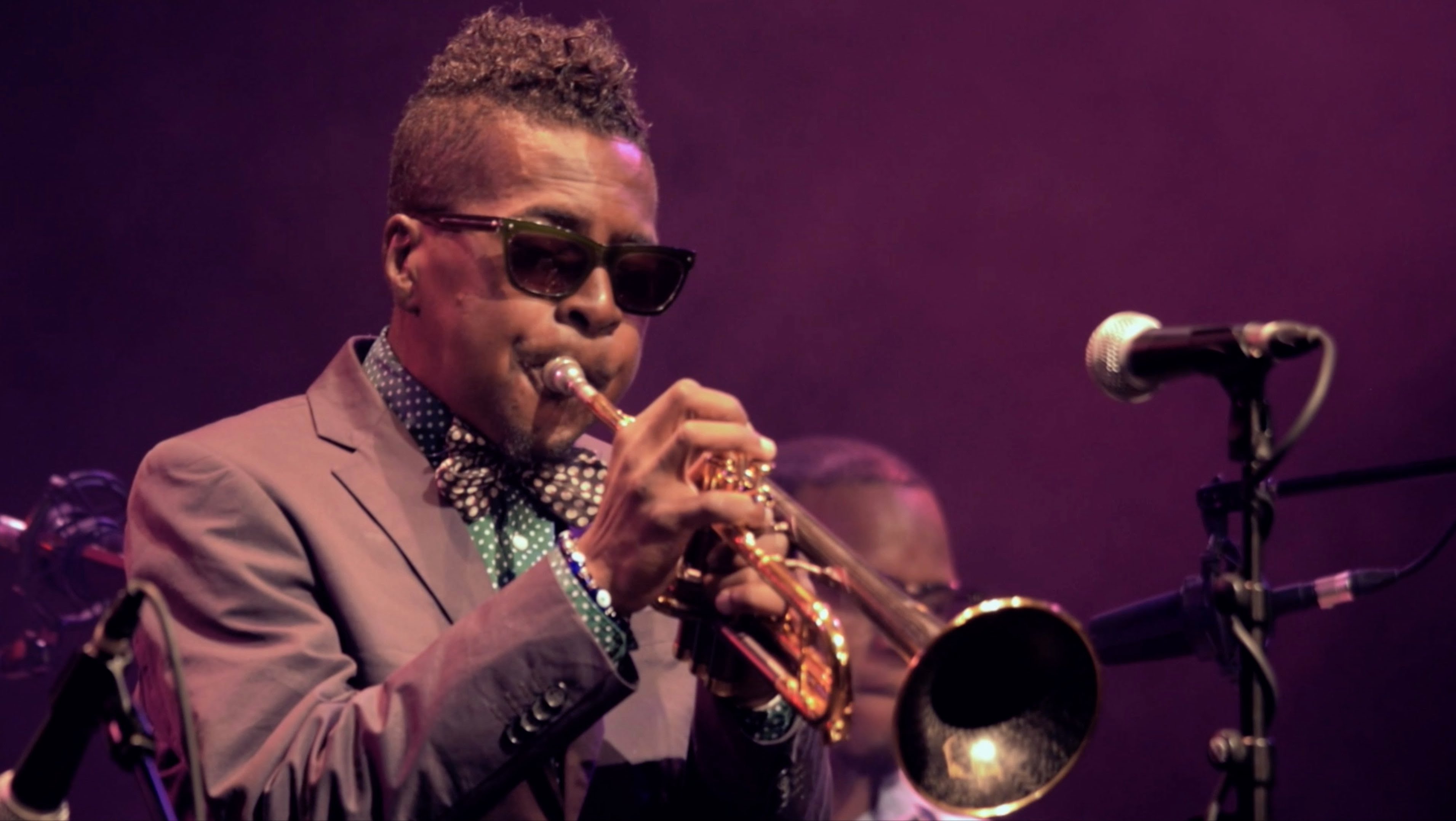 Acclaimed jazz musician Roy Hargrove has died, aged 49.
