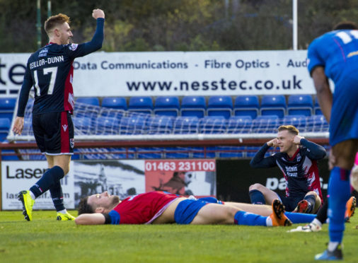 Ross County's Billy McKay (far right) celebrates Ross County's equaliser