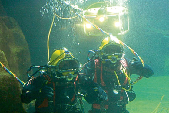 sUBJECT: MORE PIX OF

Diver training at The Underwater Centre, Fort William

 

 

 

Susan: more choice for p39