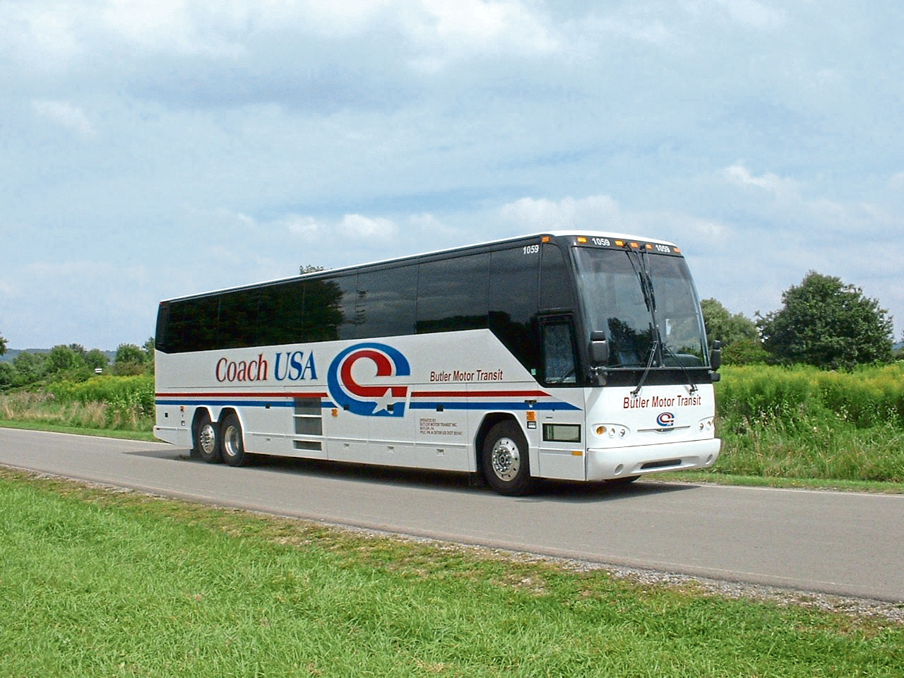 A Stagecoach Coach USA bus
