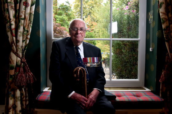 Royal Northern and University Club, Aberdeen, RAF Event. 19th September 2018.

Pictured is the guest of honour John Alexander Cruickshank, who recieved the Victoria Cross for sinking a German U-Boat. Despite recieving several injuries while sinking the German Submarine he managed to safely land his plane.



Picture by Scott Baxter   19/09/2018