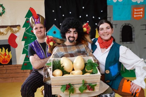 A fifteen-day national tour of a new Gaelic language pantomime Seocan agus am Bogsa-ciùil (Seocan and the Accordion) started last week with a performance at Acharacle Primary School.
pic: Ewen Weatherspoon