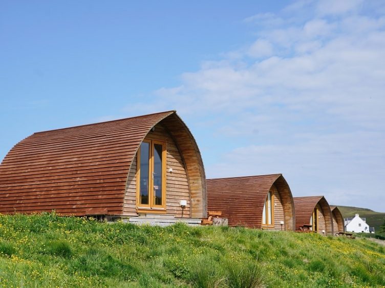 Shulista Croft Wigwams: Each wigwam is fully self-contained, with built-in kitchen area, shower room and toilet facilities, dining area, double bed and fold out sofa bed