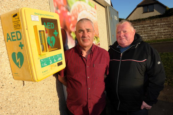 Brian Topping as chairman of the Fraserburgh safety group is worried about council proposals to change the funding to safety groups and fears this may spell the end for these groups.
Picture of (L-R) Brian Topping and Bill Mowat.