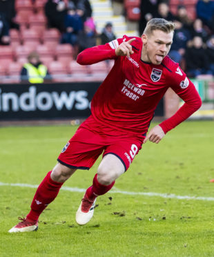 02/02/19 LADBROKES CHAMPIONSHIP
DUNFERMLINE V ROSS COUNTY
EAST END PARK - DUNFERMLINE
Ross County's Billy McKay celebrates after scoring to make it 1-1