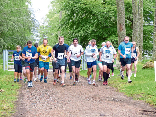 Competitors taking part in a previous Great Glen Challenge for RSABI.