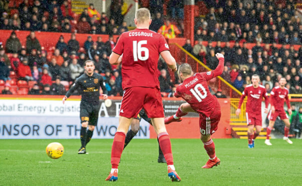 16/03/19 LABDROKES PREMIERSHIP
ABERDEEN v LIVINGSTON
PITTODRIE - ABERDEEN
Aberdeen's Niall McGinn opens the scoring