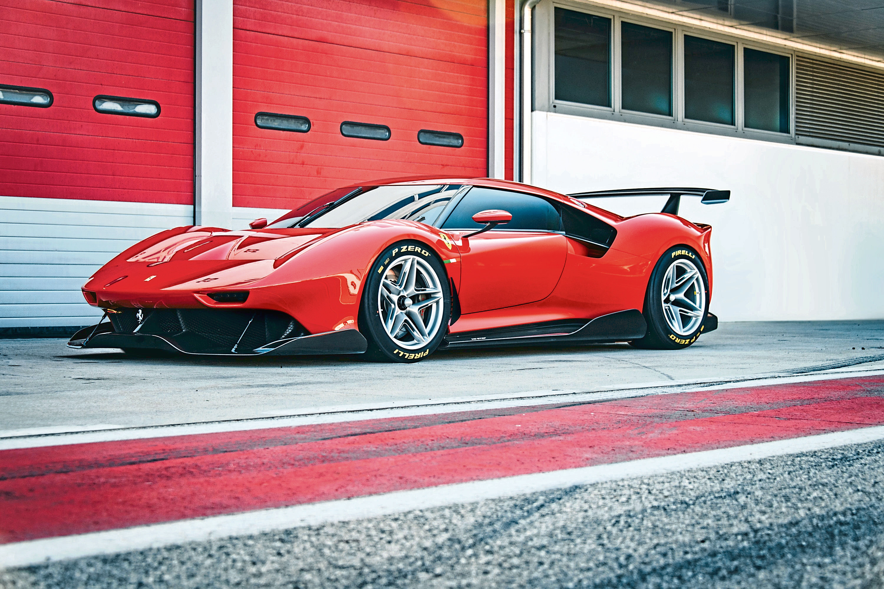 Ferrari reveals one-off P80/C