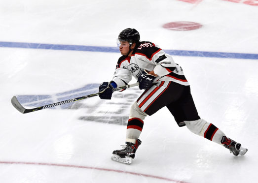 Aberdeen Lynx (white) vs Solway Sharks (blue)
Picture of Jack Flynn.