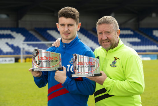 04/04/19
THE TULLOCH CALEDONIAN STADIUM - INVERNESS
John Robertson and Aaron Doran win Ladbrokes Championship Manager and Player of the month awards for March.