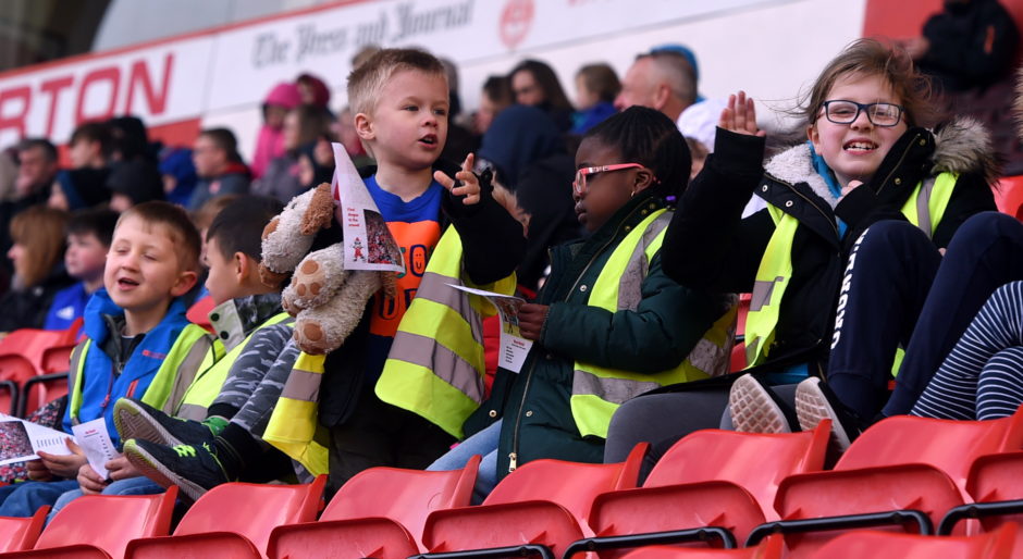 Aberdeen Fc training in front of the supporters at Pittodrie, Aberdeen. 
Picture by Jim Irvine  1-4-19