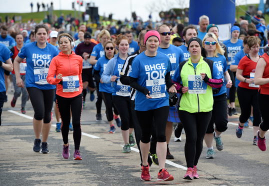 Competitors on the BHGE 10K. Photograph by Kenny Elrick