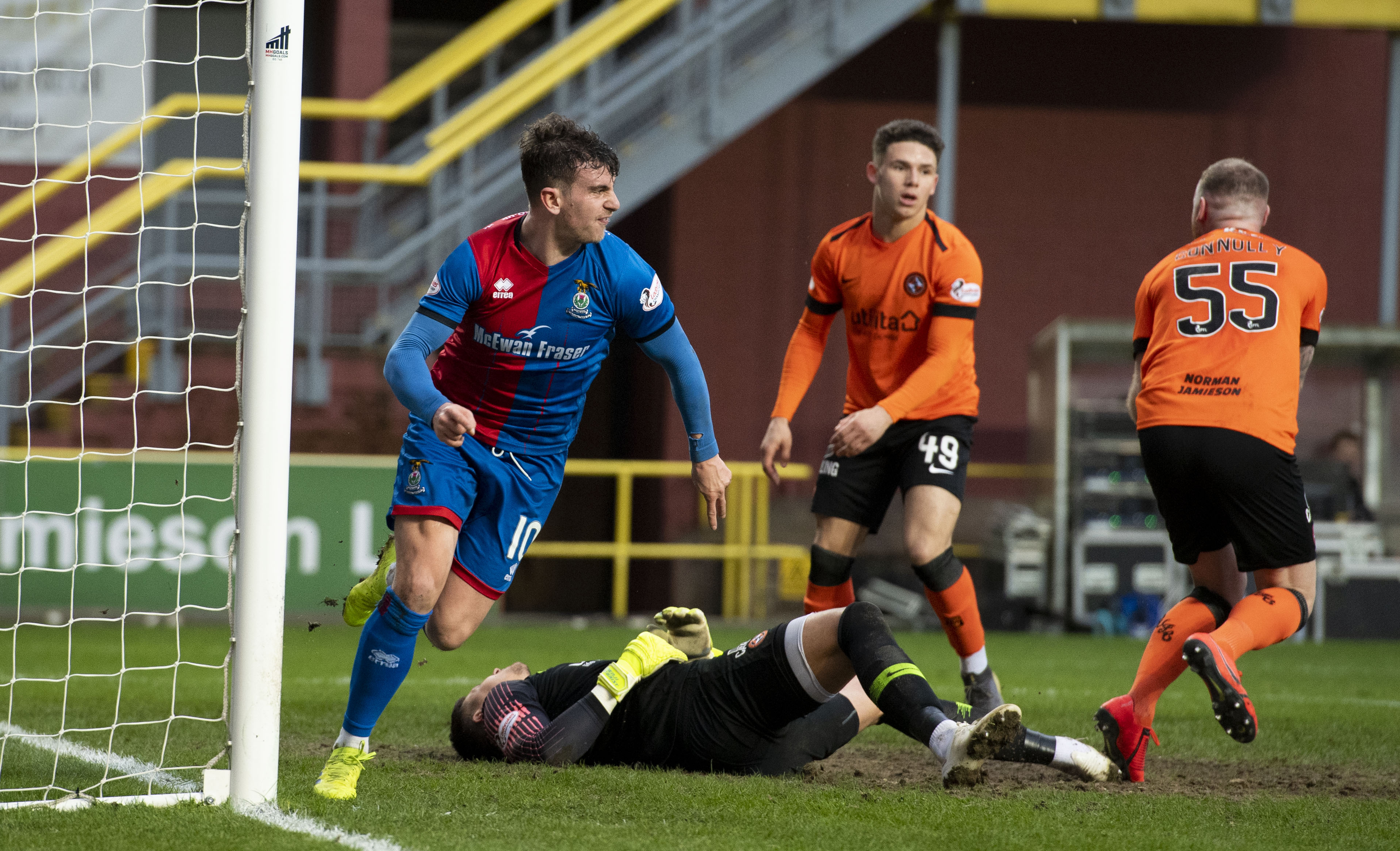 03/03/19 WILLIAM HILL SCOTTISH CUP QUARTER FINAL
DUNDEE UNITED V INVERNESS CT
TANNADICE - DUNDEE
Aaron Doran turns away to celebrate after scoring late on for Inverness
