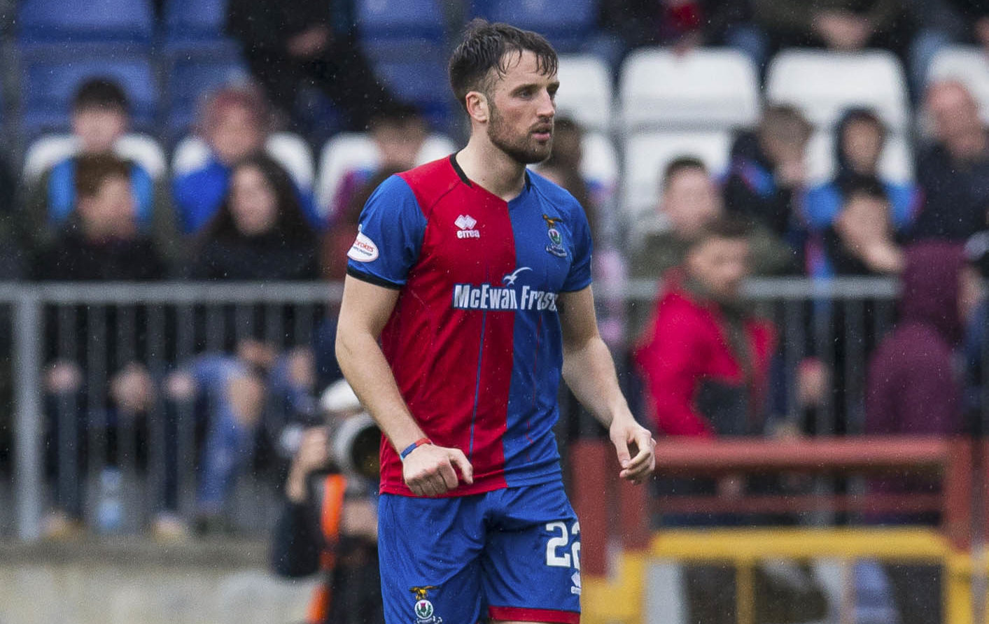 20/04/19 LADBROKES CHAMPIONSHIP
INVERNESS CT v DUNDEE UTD (0-2)
TULLOCH CALEDONIAN STADIUM - INVERNESS
Inverness CT's Brad McKay leaves the field after being sent off