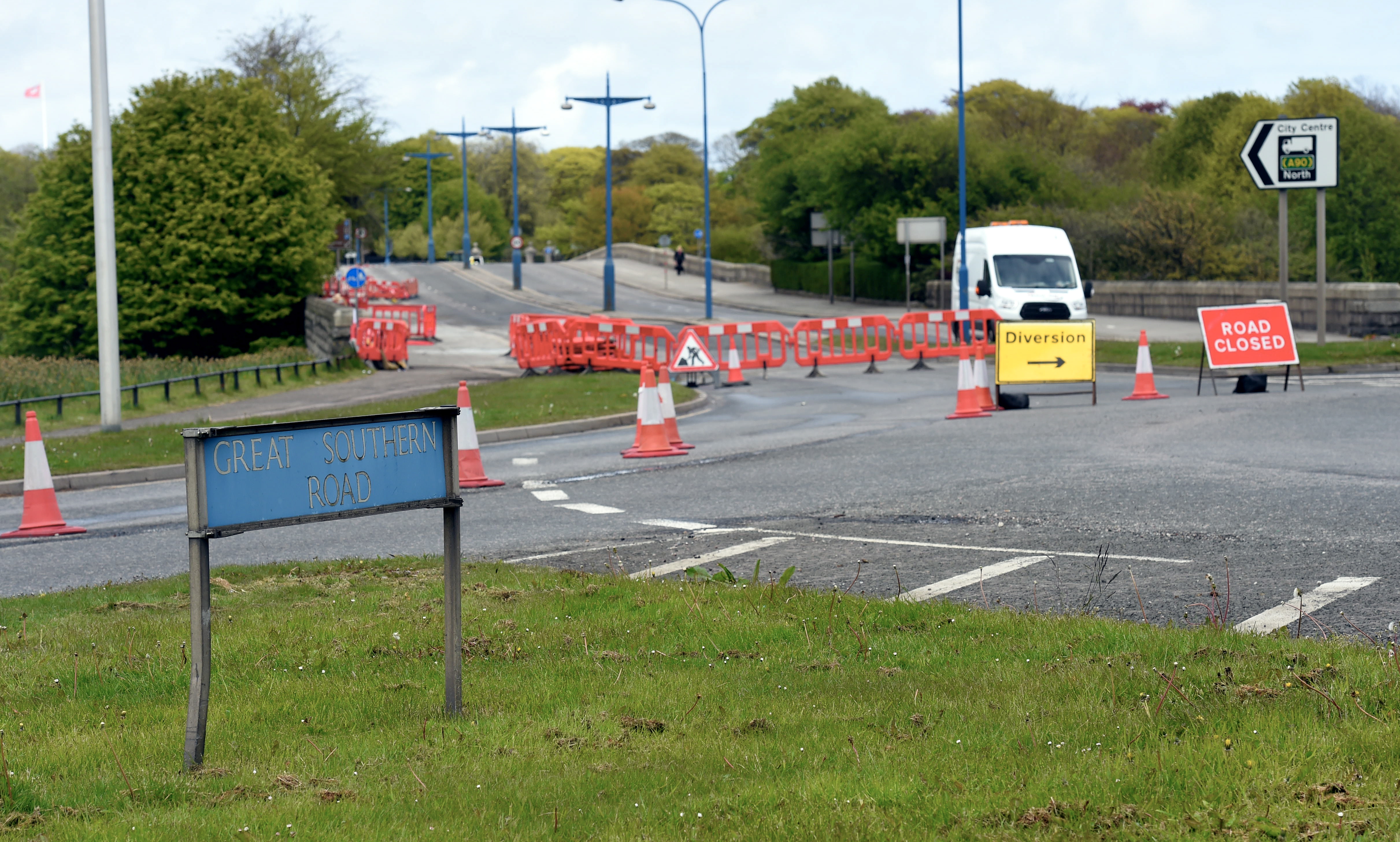 PJ;
Pictures of Roadworks at Duthie park roundabout and any traffic on the bridge over the Dee, and Great southern Road. 
08/05/19
Picture by HEATHER FOWLIE